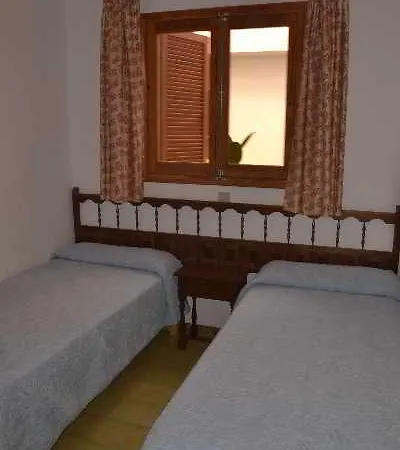 Apts. Charly's Hotel