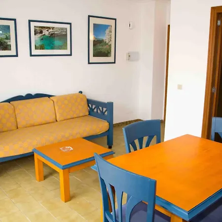 Apts. Charly's Hotel